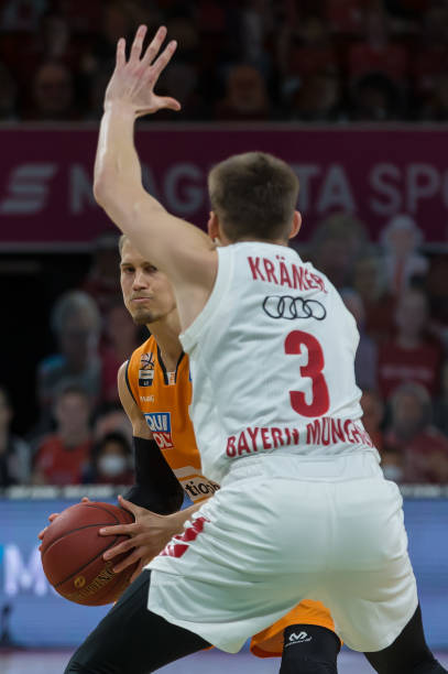 阿夫迪亚31+16+8开拓者大胜灰熊 爵士主场轻取奇才.